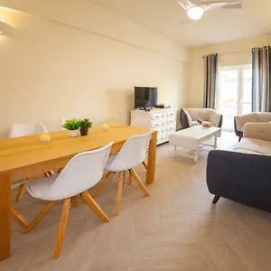 Di 100 M² Con 3 Appartamento
